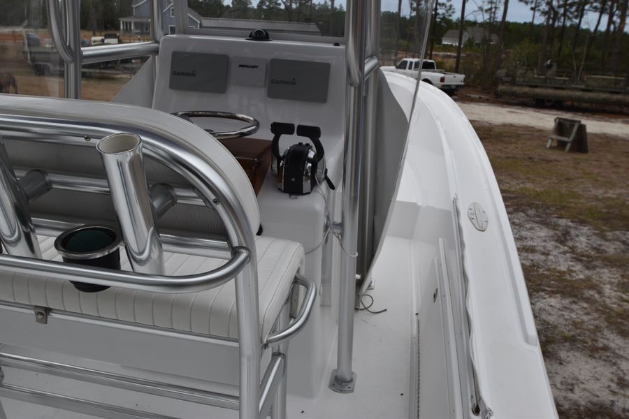 1985 Mako 25 Center Console