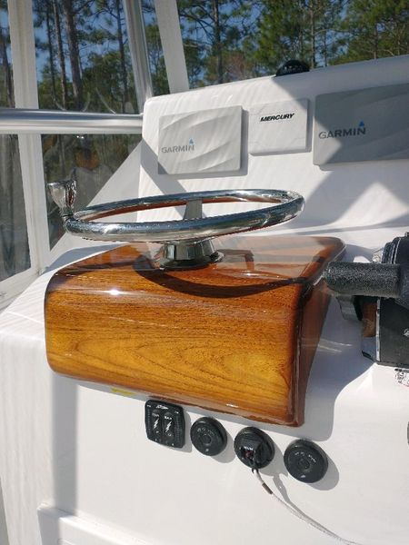 1985 Mako 25 Center Console