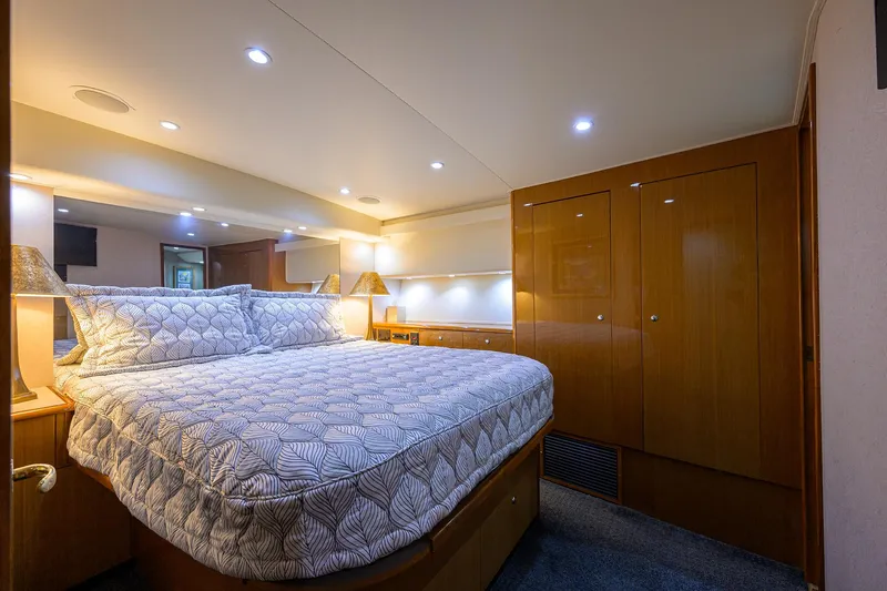 Night Bird Yacht Photos Pics Viking 61 Night Bird - Interior Master Stateroom