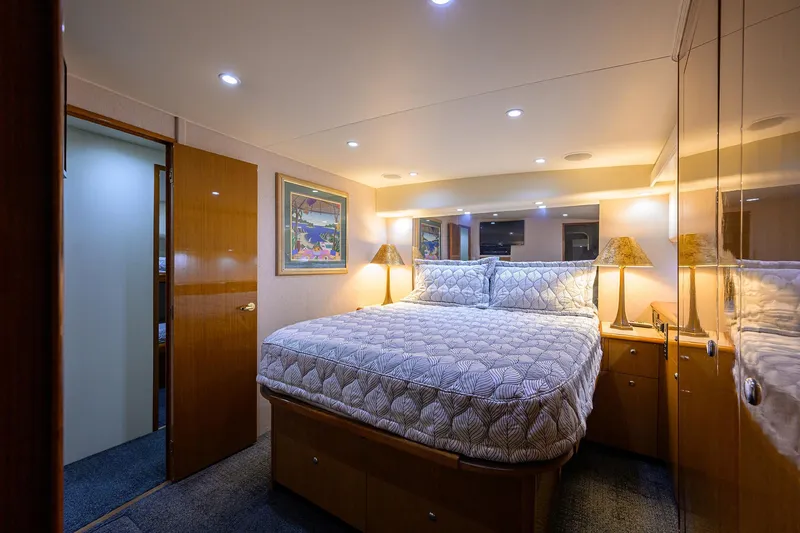Night Bird Yacht Photos Pics Viking 61 Night Bird - Interior Master Stateroom