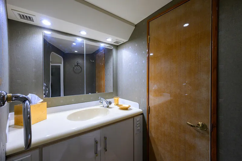 Night Bird Yacht Photos Pics Viking 61 Night Bird - Interior Forward Stateroom Head