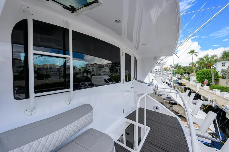 Night Bird Yacht Photos Pics Viking 61 Night Bird - Exterior Flybridge