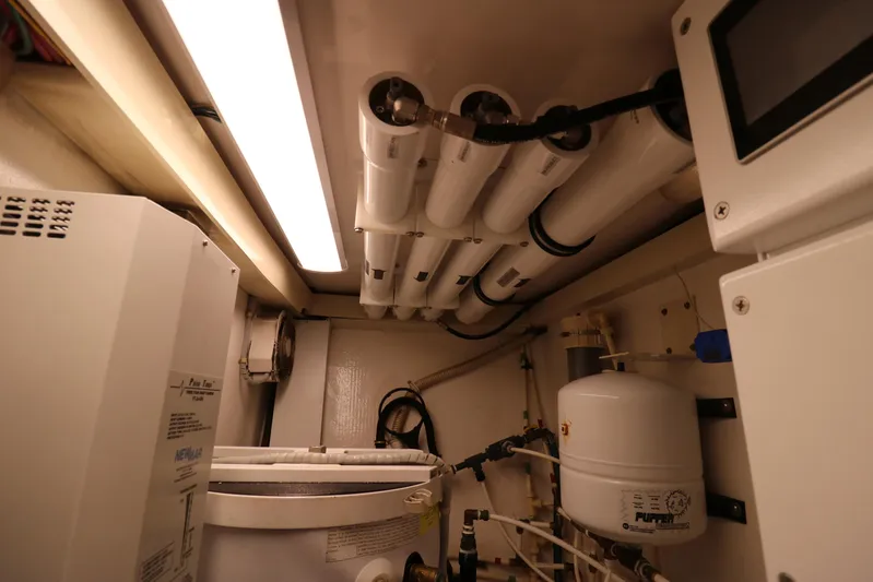 Night Bird Yacht Photos Pics Viking 61 Night Bird - Pump Room