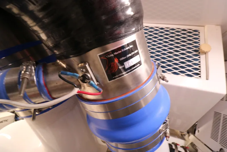 Night Bird Yacht Photos Pics Viking 61 Night Bird - Engine Room