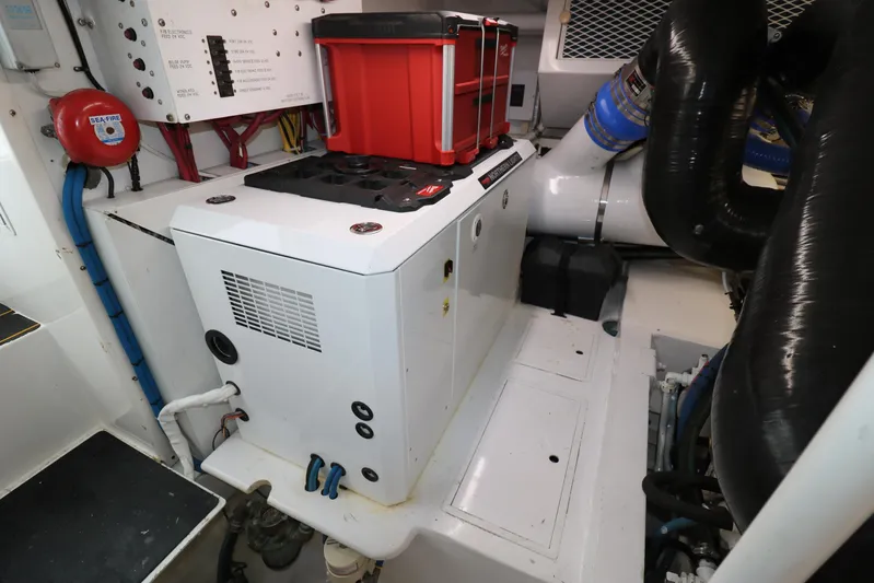 Night Bird Yacht Photos Pics Viking 61 Night Bird - Engine Room