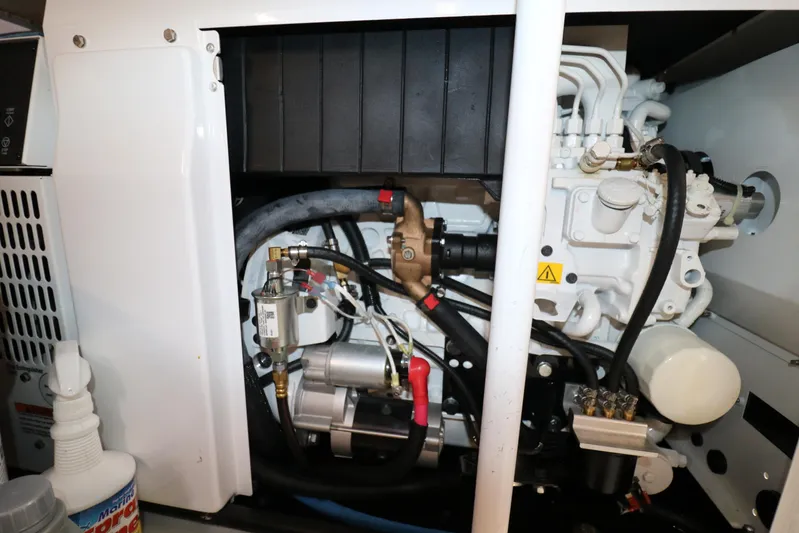 Night Bird Yacht Photos Pics Viking 61 Night Bird - Generator