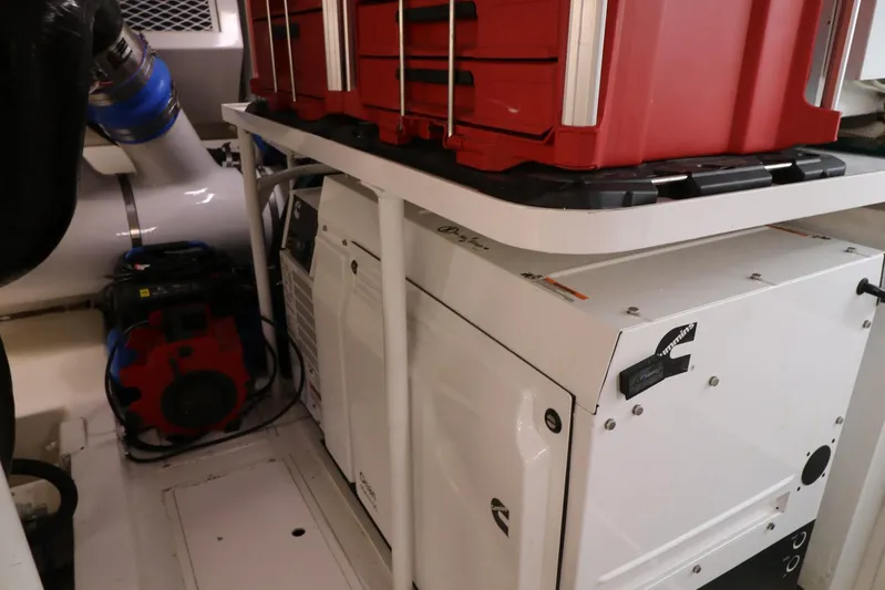 Night Bird Yacht Photos Pics Viking 61 Night Bird - Generator