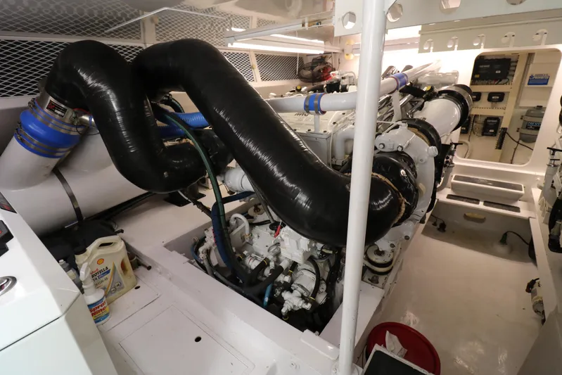 Night Bird Yacht Photos Pics Viking 61 Night Bird - Engine Room