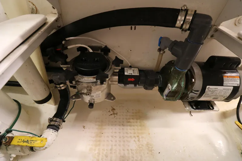 Night Bird Yacht Photos Pics Viking 61 Night Bird - Pump Room