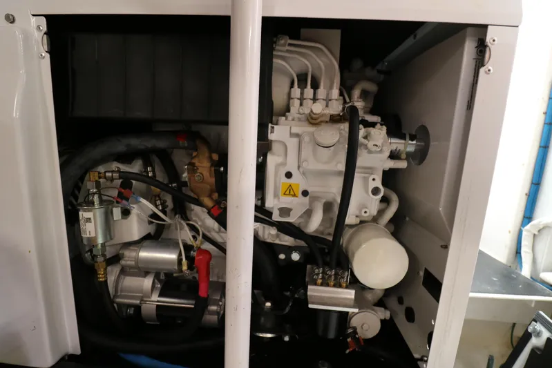 Night Bird Yacht Photos Pics Viking 61 Night Bird - Generator