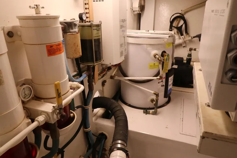 Night Bird Yacht Photos Pics Viking 61 Night Bird - Pump Room