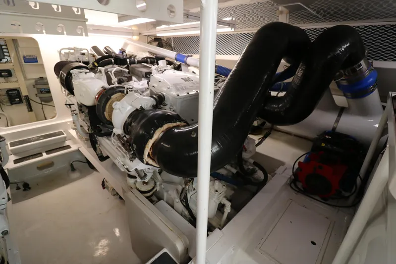 Night Bird Yacht Photos Pics Viking 61 Night Bird - Engine Room