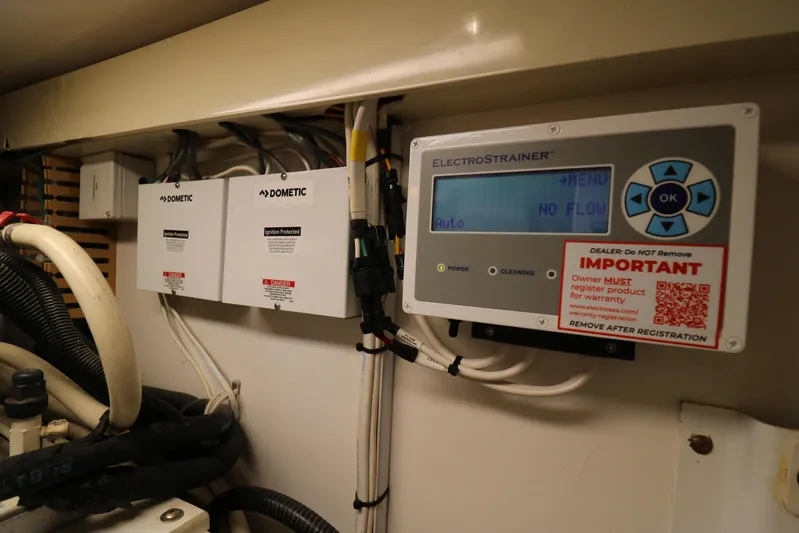 Night Bird Yacht Photos Pics Viking 61 Night Bird - Pump Room