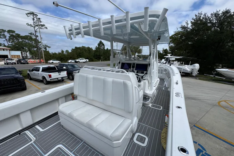  Yacht Photos Pics 2019 Invincible 39 Open Fisherman boat with sleek design and modern features.