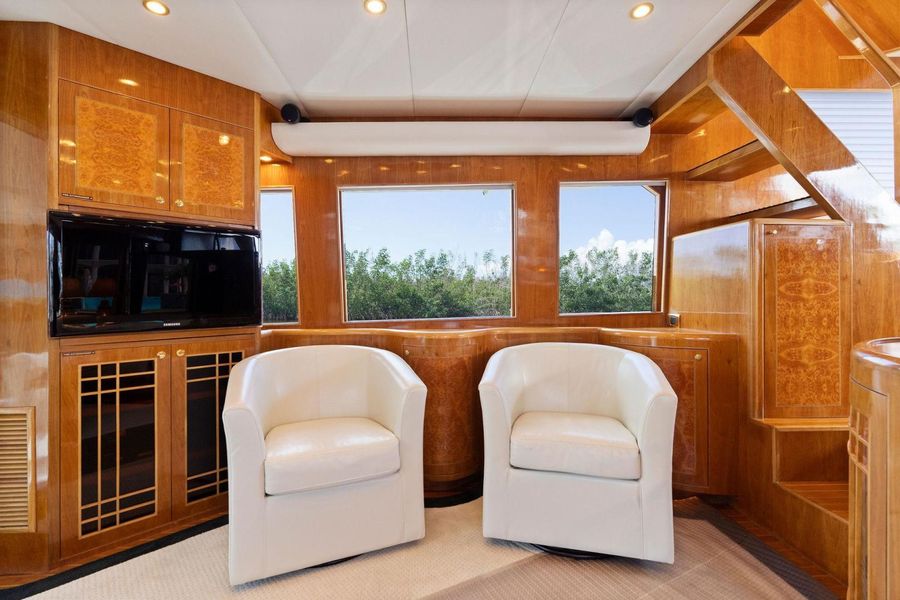 2004 Altima 55 Pilothouse