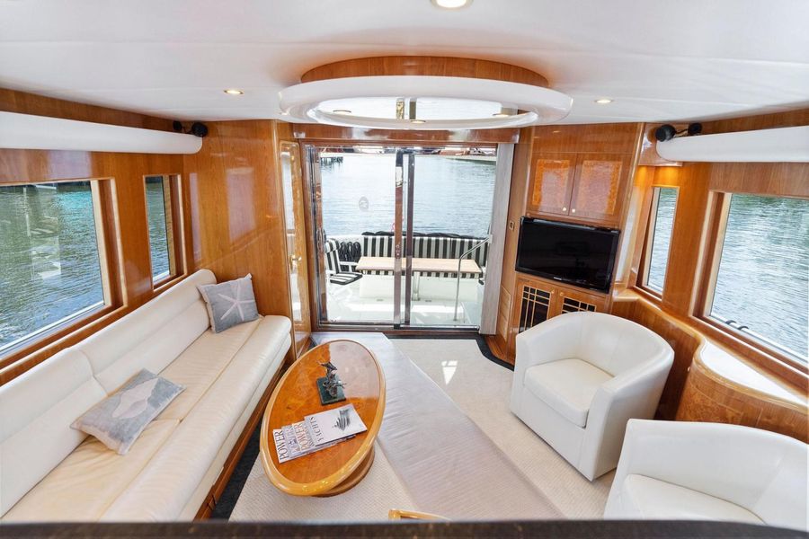 2004 Altima 55 Pilothouse