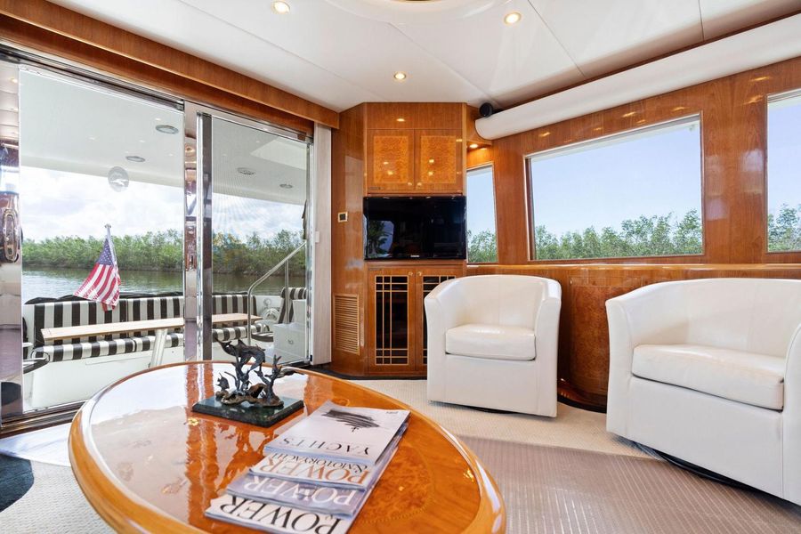 2004 Altima 55 Pilothouse