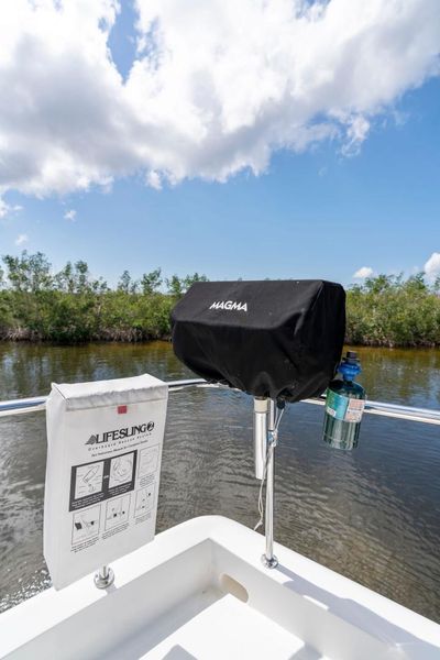 2004 Altima 55 Pilothouse