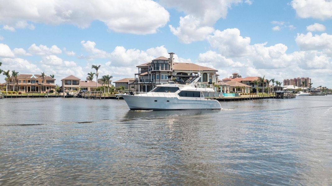 2004 Altima 55 Pilothouse