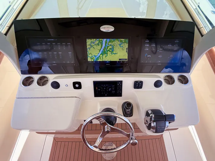 Wild Horses Yacht Photos Pics 