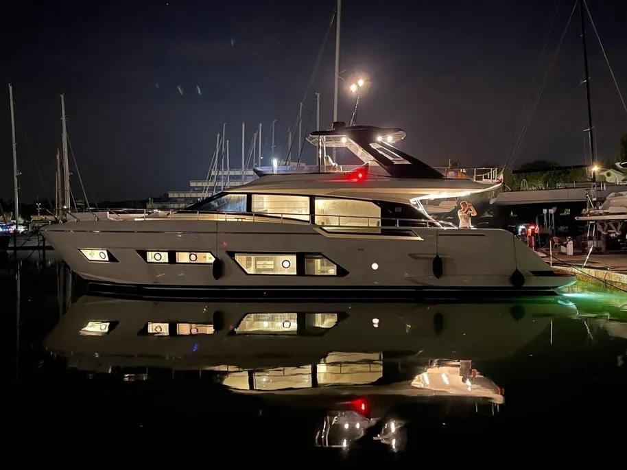 2021 Ferretti Yachts 66 