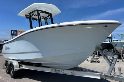 Robalo R232 Explorer