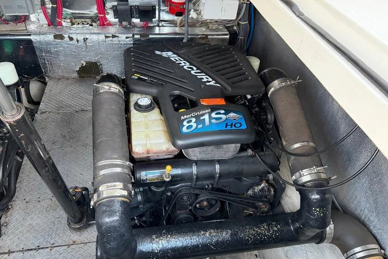 All Too Swell Yacht Photos Pics Engine compartment of a 2002 Regal Commodore 3860 with MerCruiser 8.1S HO engine.