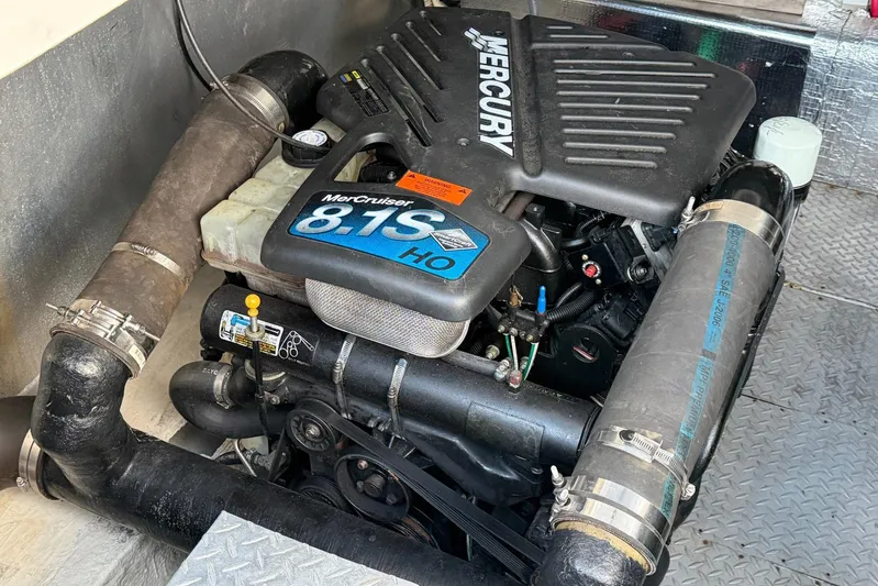 All Too Swell Yacht Photos Pics Engine of a 2002 Regal Commodore 3860 with MerCruiser 8.1S HO.