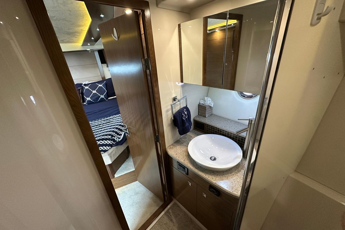 2013 Cruisers Yachts 45 