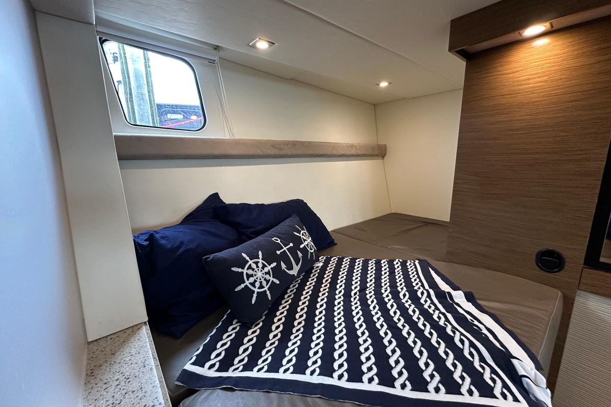 2013 Cruisers Yachts 45 