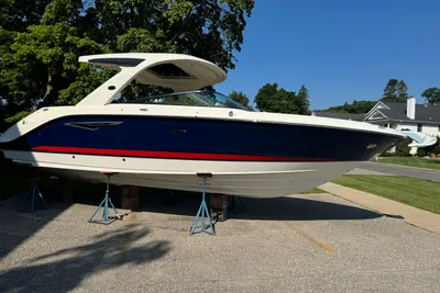Sea Ray SLX 310