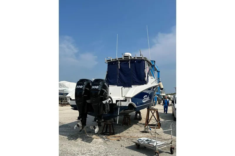  Yacht Photos Pics 2009 Fountain 33 Sportfish Cruiser with twin 300 horsepower engines on dry dock.