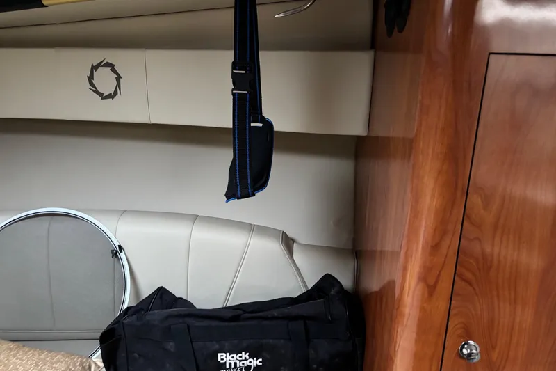 Yacht Photos Pics Interior of 2009 Fountain 33 Sportfish Cruiser with bag and hanging strap.