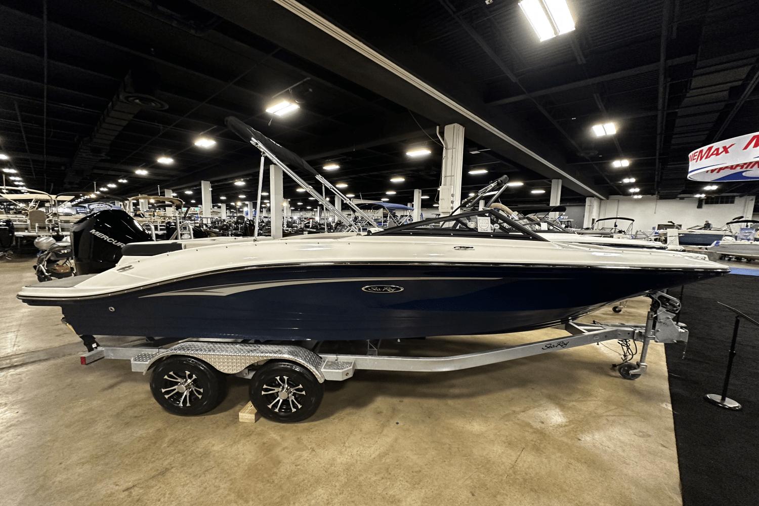 2023 Sea Ray SPX 210 OB