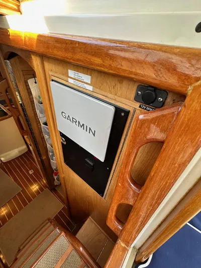 Island Nomad Yacht Photos Pics 