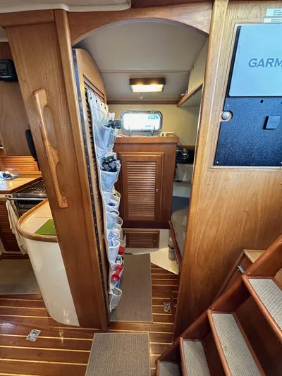 Island Nomad Yacht Photos Pics 