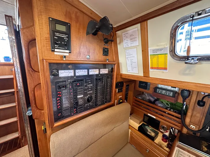 Island Nomad Yacht Photos Pics 