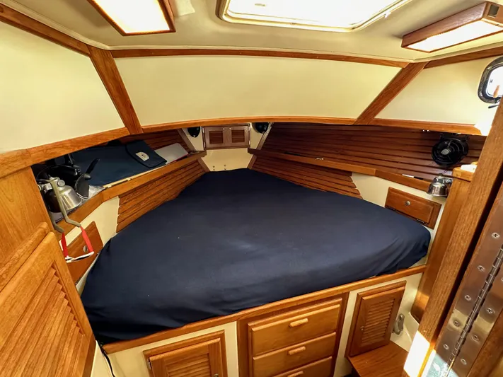 Island Nomad Yacht Photos Pics 