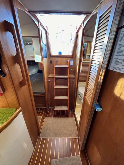 Island Nomad Yacht Photos Pics 