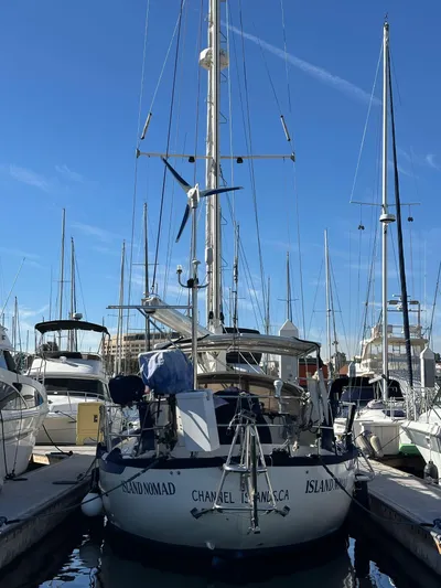 Island Nomad Yacht Photos Pics 