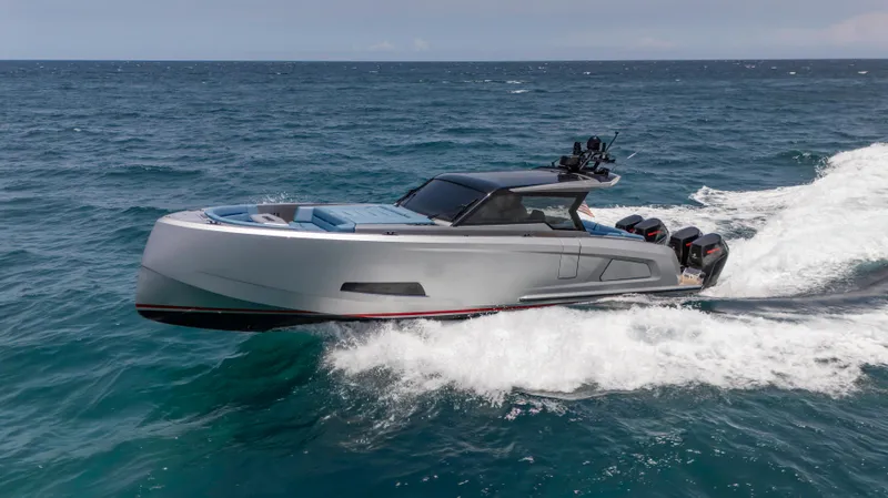 Robin's Nest Yacht Photos Pics 