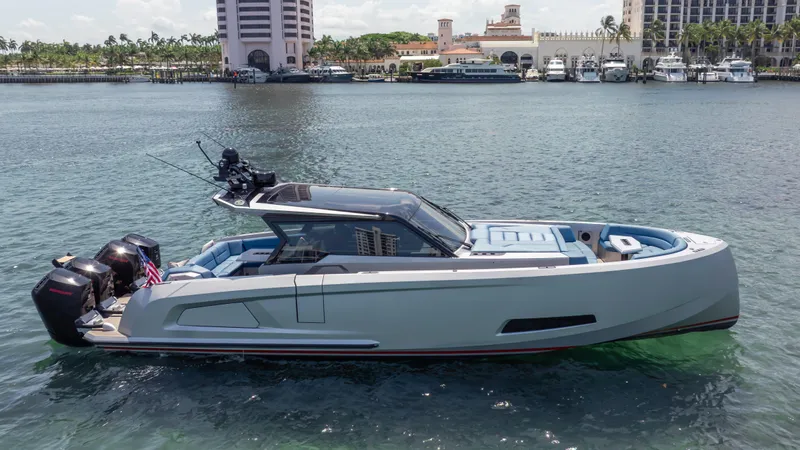 Robin's Nest Yacht Photos Pics 