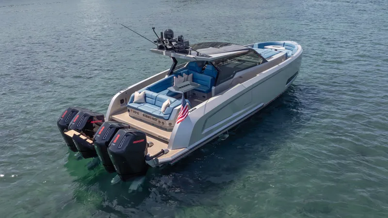 Robin's Nest Yacht Photos Pics 