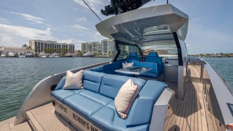 Robin's Nest Yacht Photos Pics 