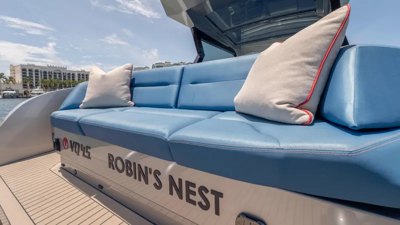 Robin's Nest Yacht Photos Pics 
