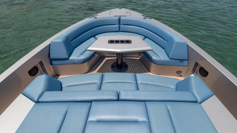 Robin's Nest Yacht Photos Pics 