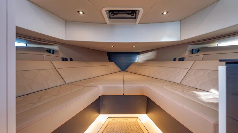 Robin's Nest Yacht Photos Pics 