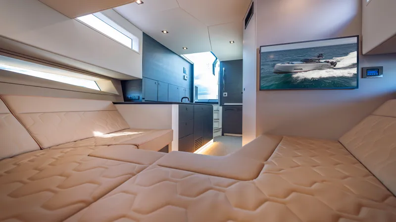 Robin's Nest Yacht Photos Pics 