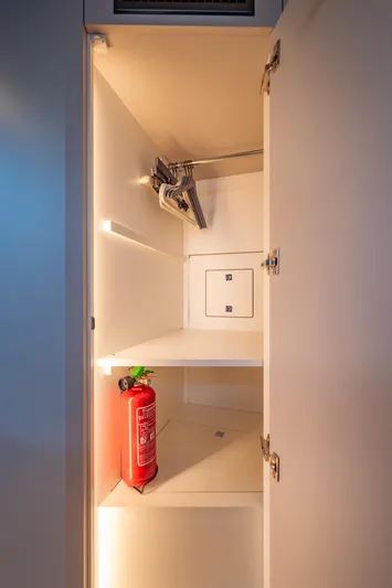 Robin's Nest Yacht Photos Pics 