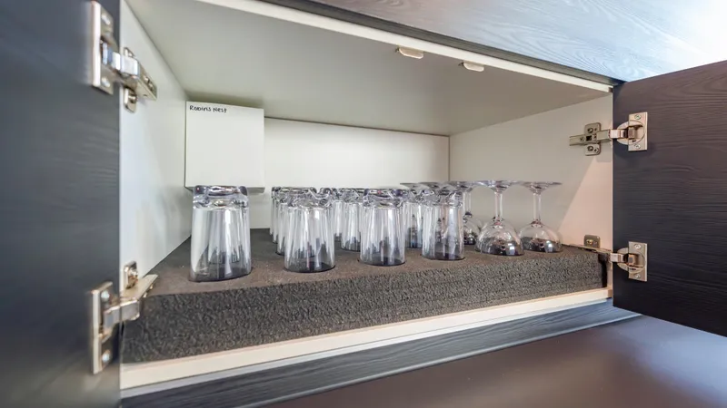 Robin's Nest Yacht Photos Pics 